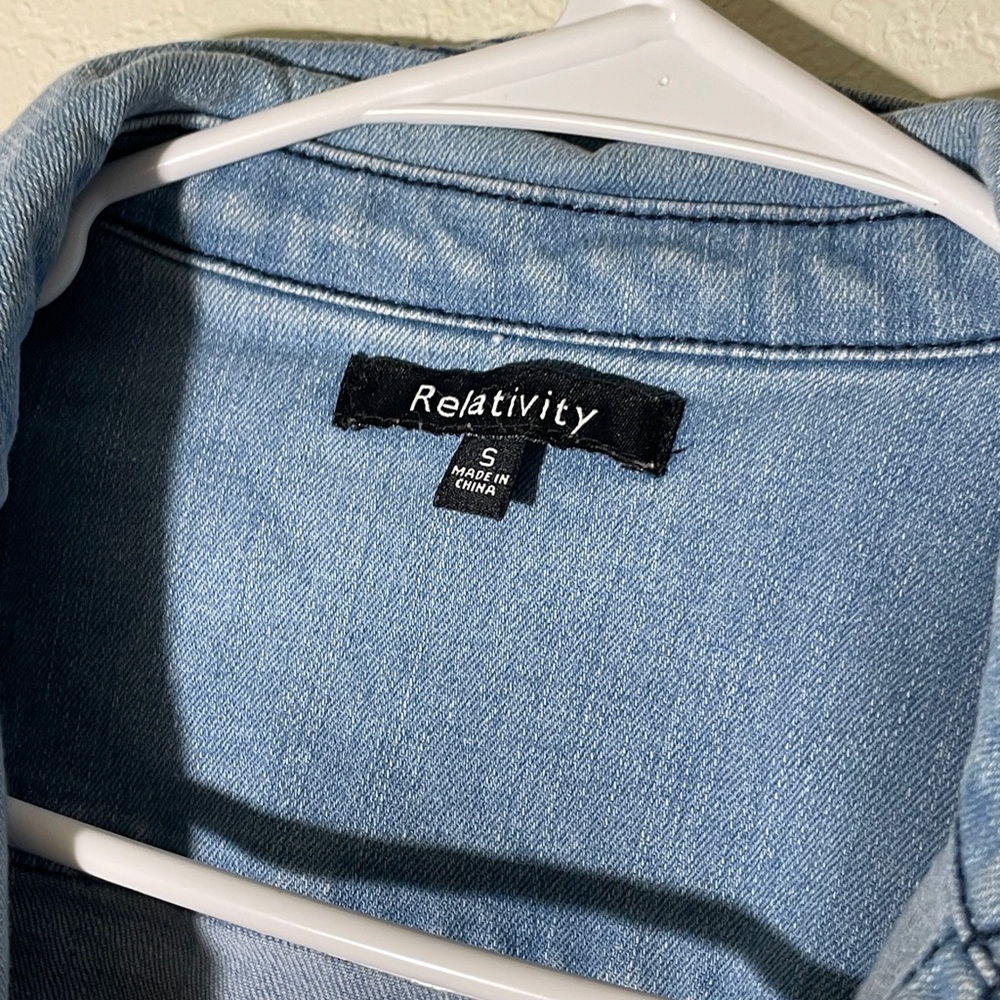 Relativity Light Wash Denim Jacket Button Up - Si… - image 2